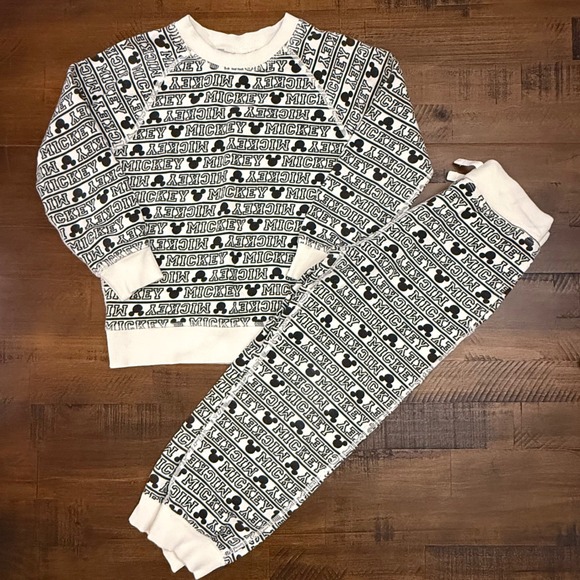Hanna Andersson Disney Mickey Sweatshirt Jogger Set Clothes Outfit kids Size 6-7 - Picture 1 of 3